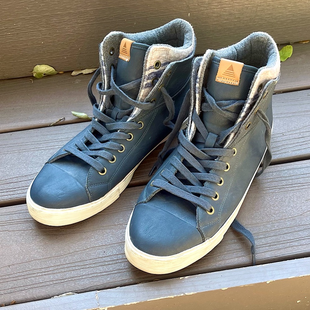 ALDO men’s fall/ winter sneaker boots size 9